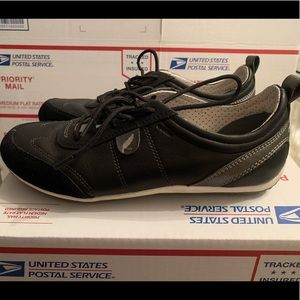 Geox Women's Black Leather/Suede Lace Up Sneakers